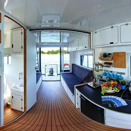 Houseboat Poland - Plywajacy Domek Na Mazurach Botel Gizycko
