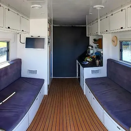 Houseboat Poland - Plywajacy Domek Na Mazurach Botel *